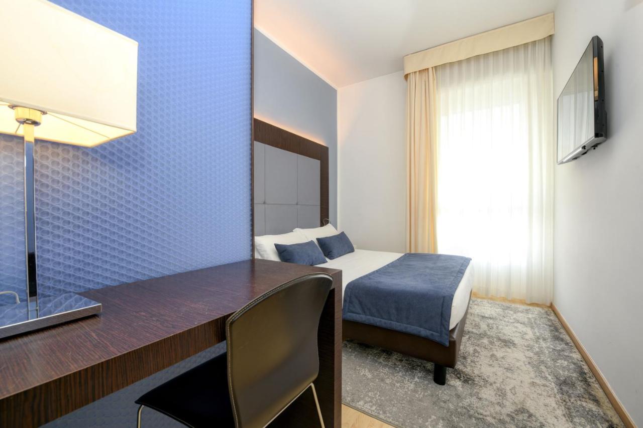 Hotel City Desenzano del Garda Esterno foto