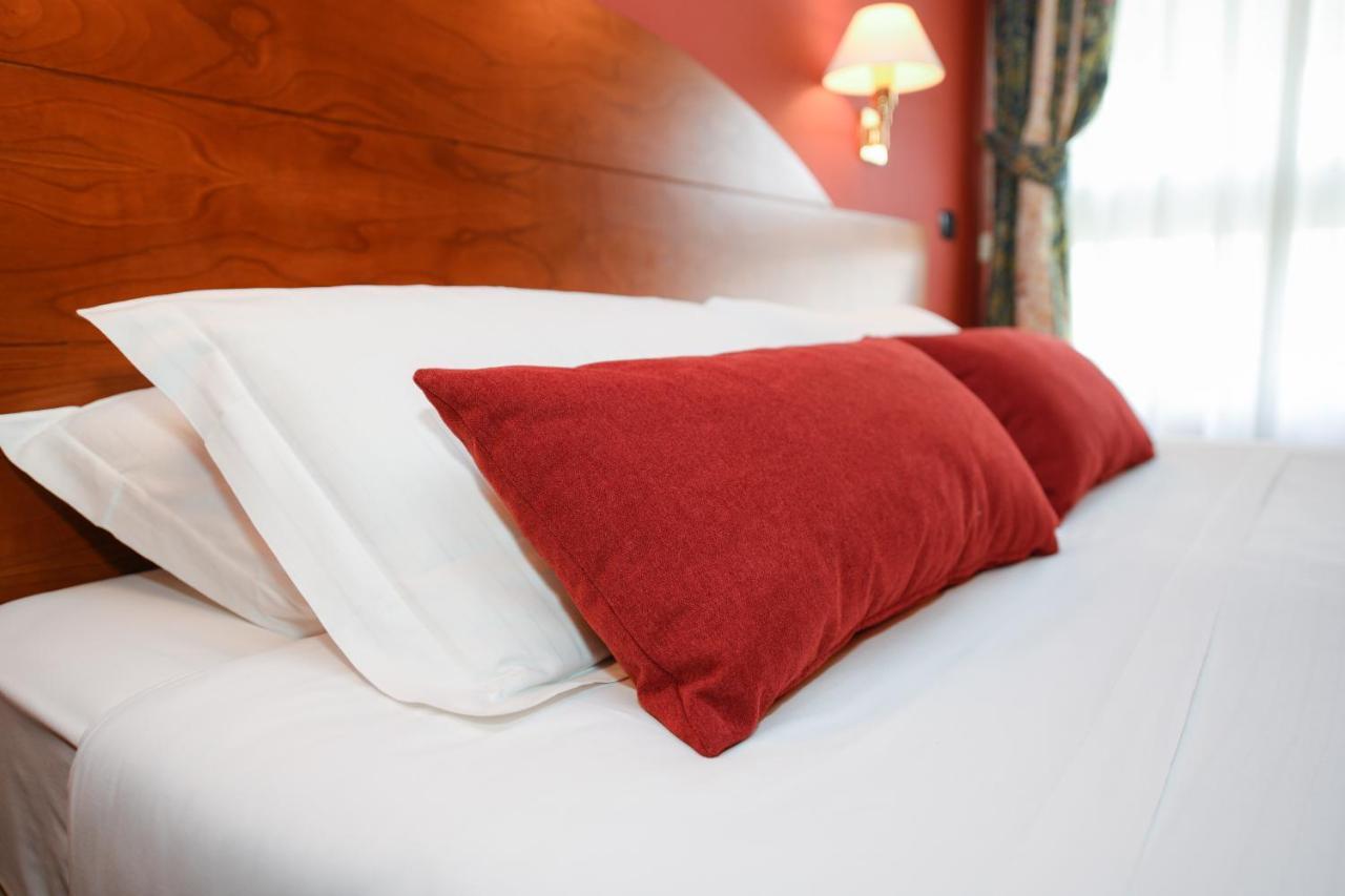 Hotel City Desenzano del Garda Esterno foto