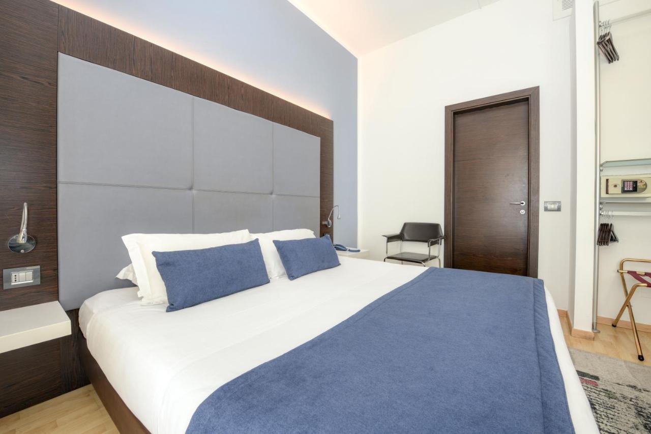 Hotel City Desenzano del Garda Esterno foto