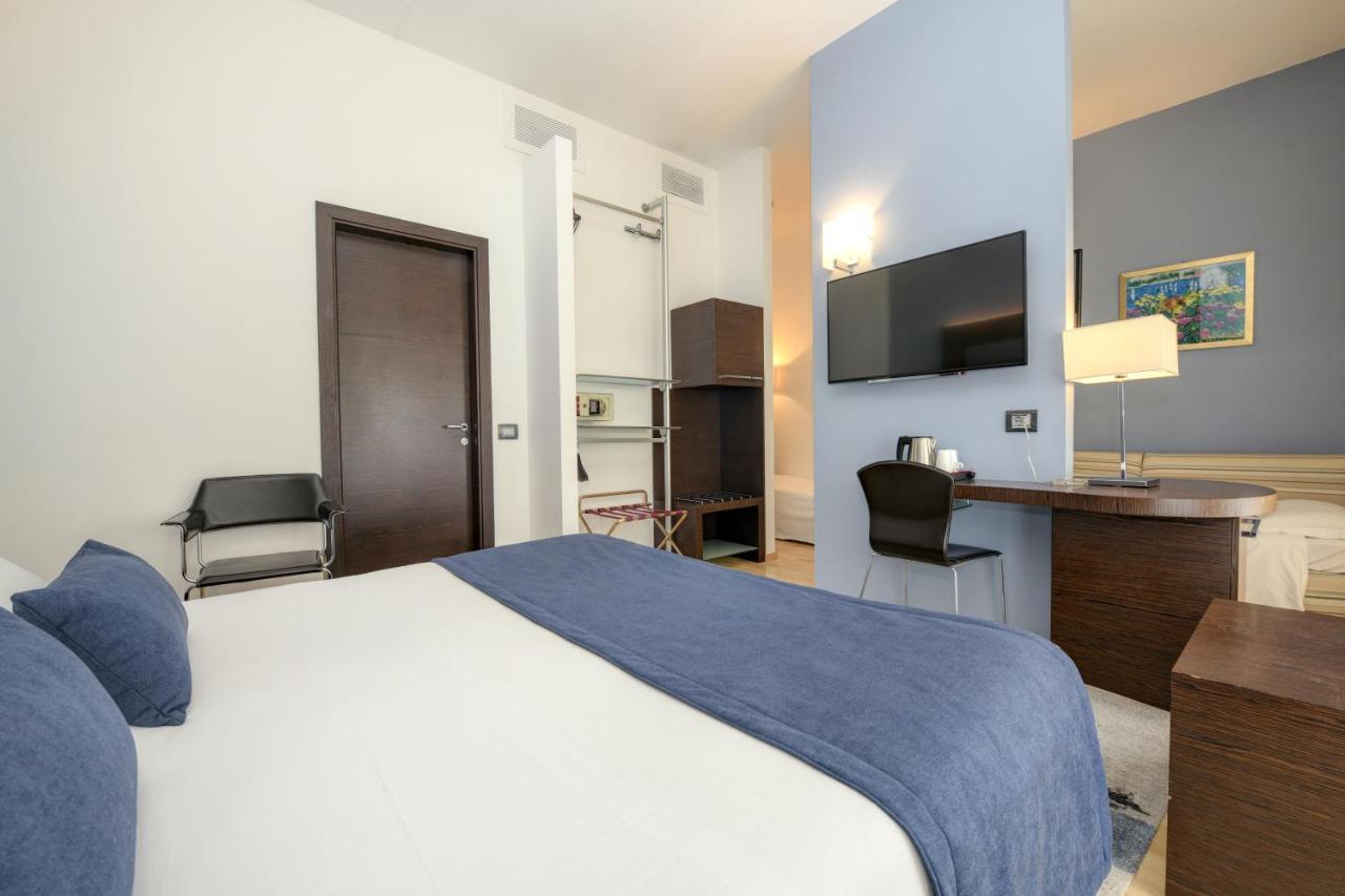 Hotel City Desenzano del Garda Esterno foto