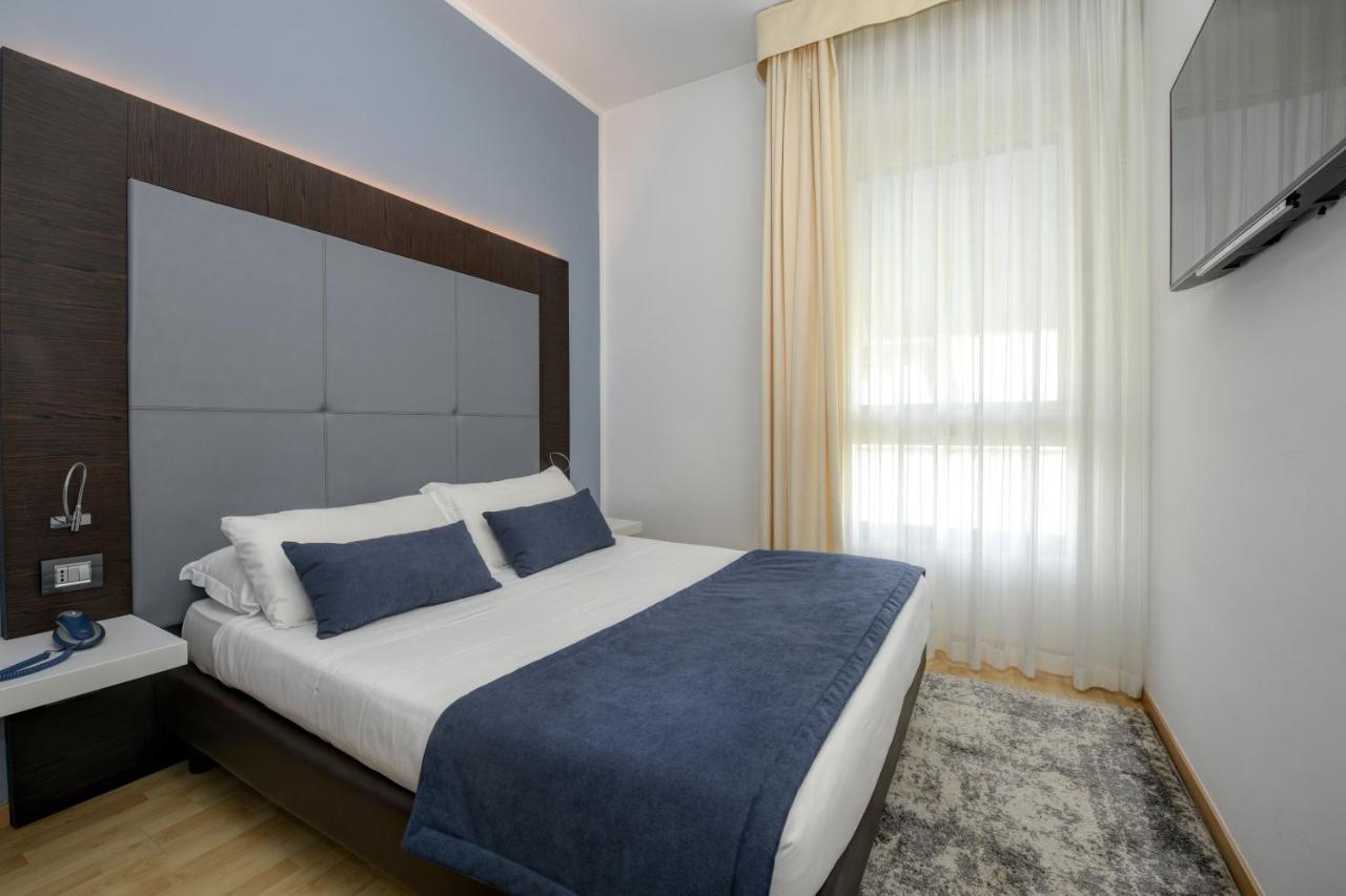 Hotel City Desenzano del Garda Esterno foto