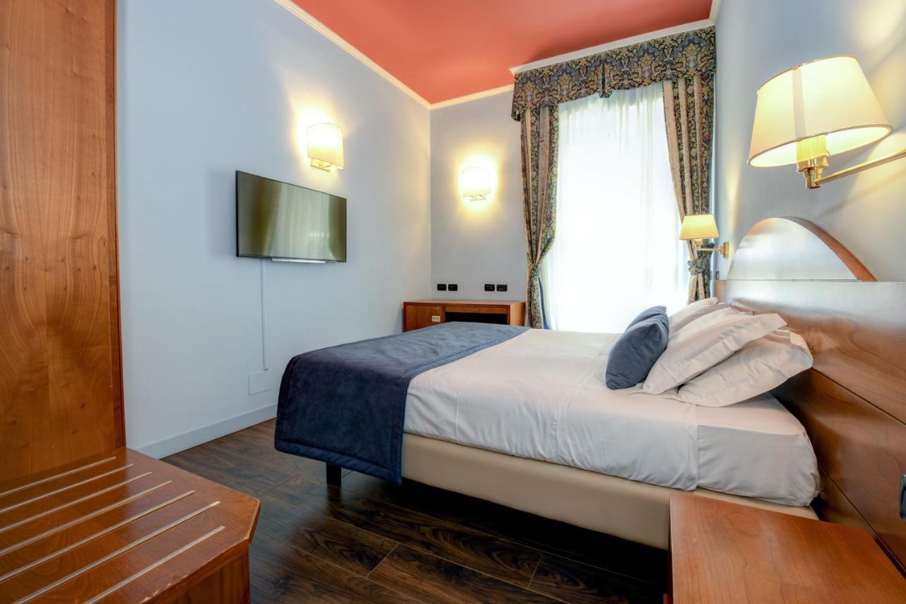 Hotel City Desenzano del Garda Esterno foto