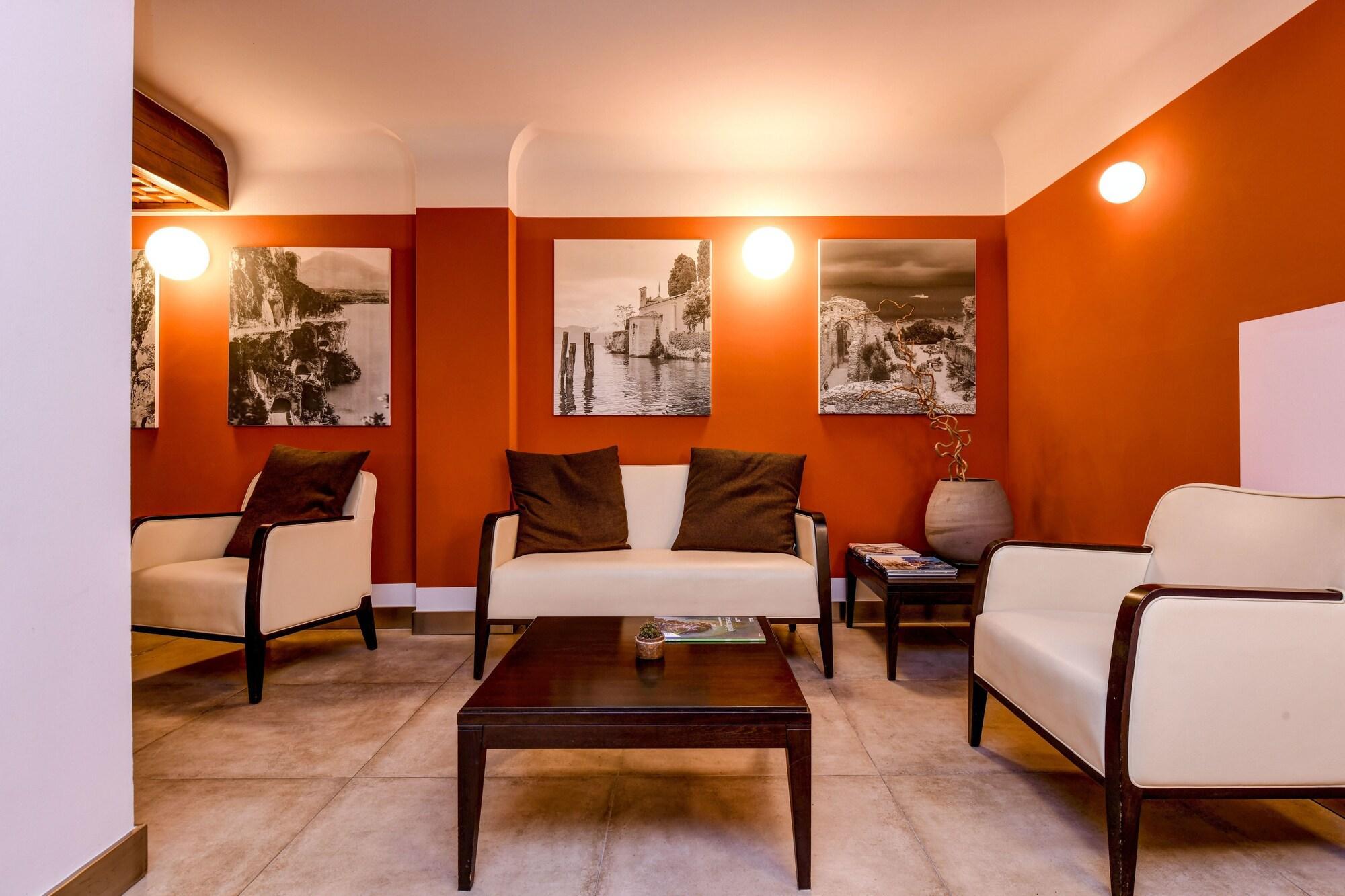 Hotel City Desenzano del Garda Esterno foto