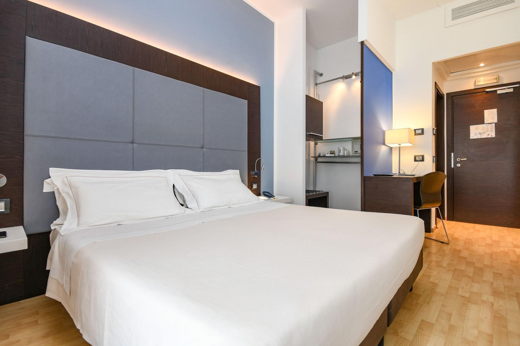 Hotel City Desenzano del Garda Esterno foto
