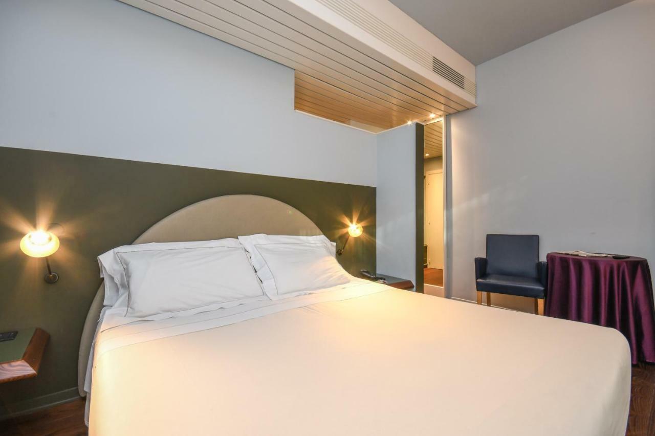 Hotel City Desenzano del Garda Esterno foto