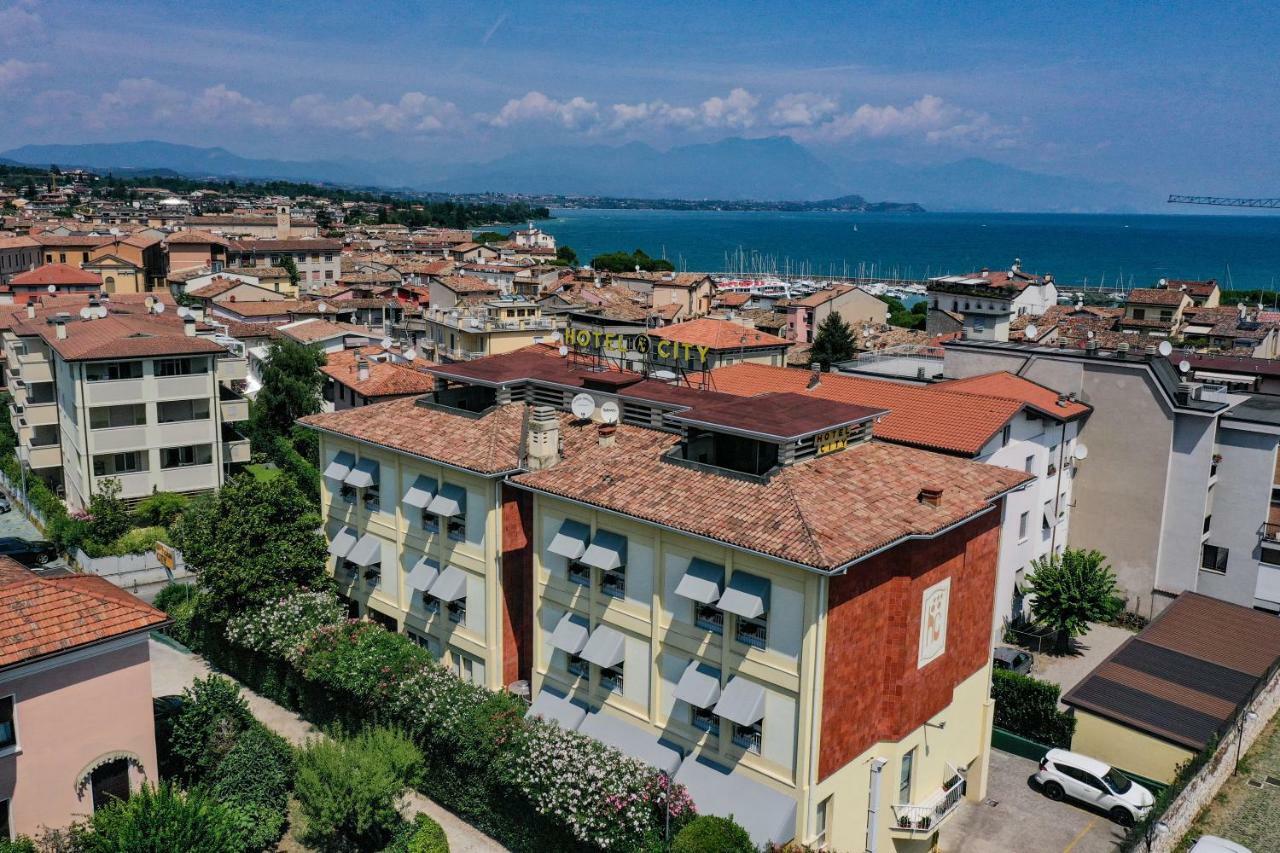 Hotel City Desenzano del Garda Esterno foto