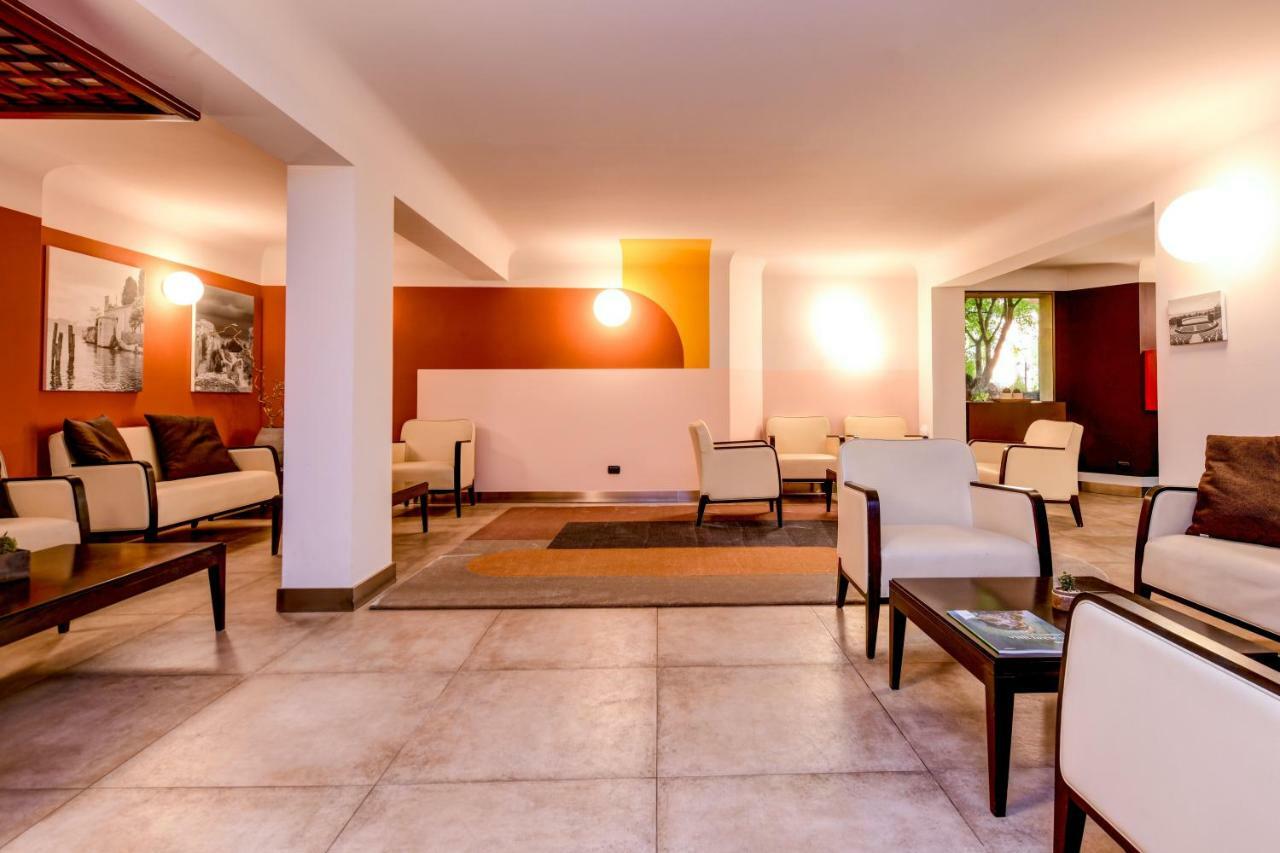 Hotel City Desenzano del Garda Esterno foto